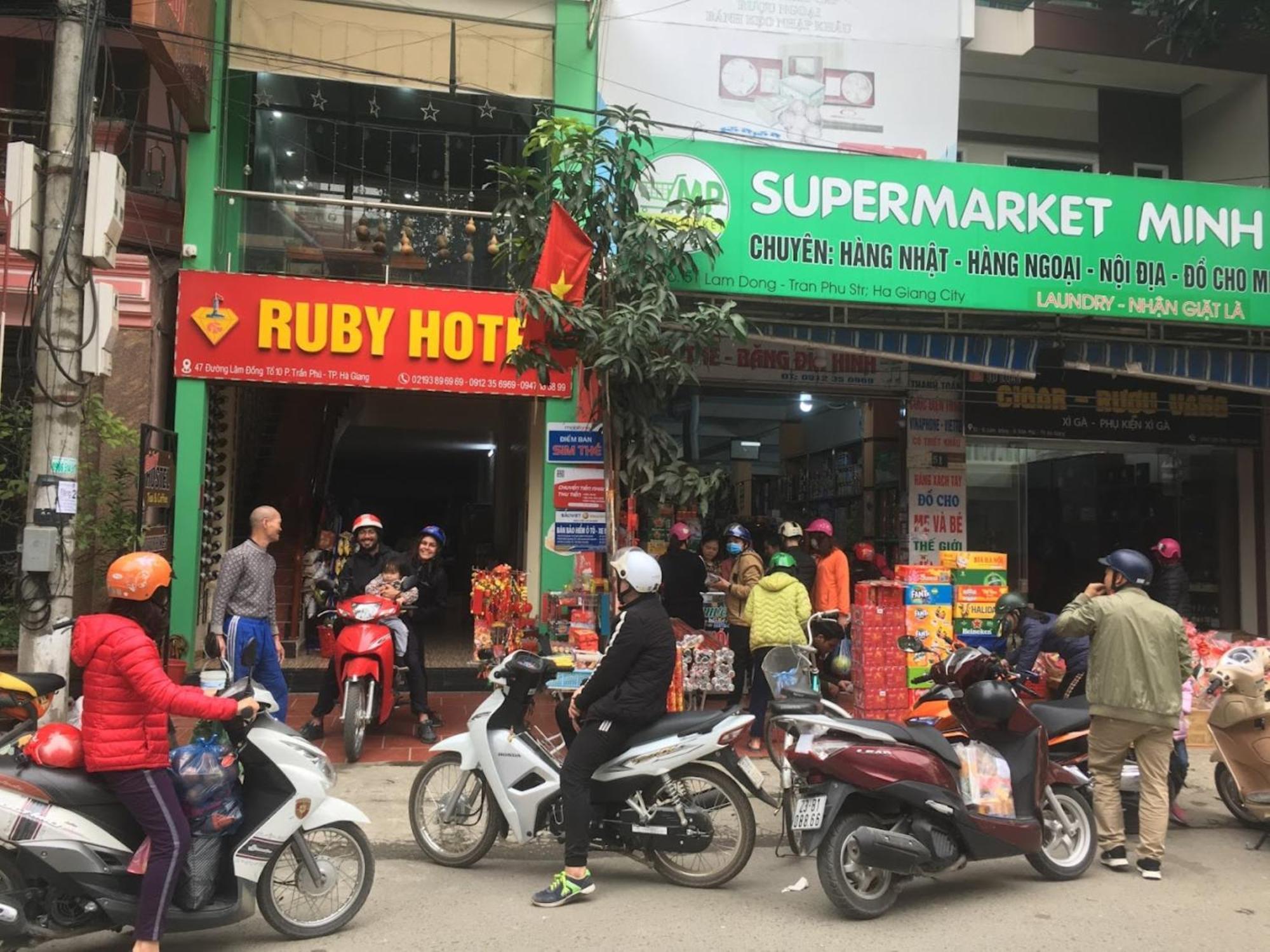 Ruby Hostel Ha Giang Exterior photo