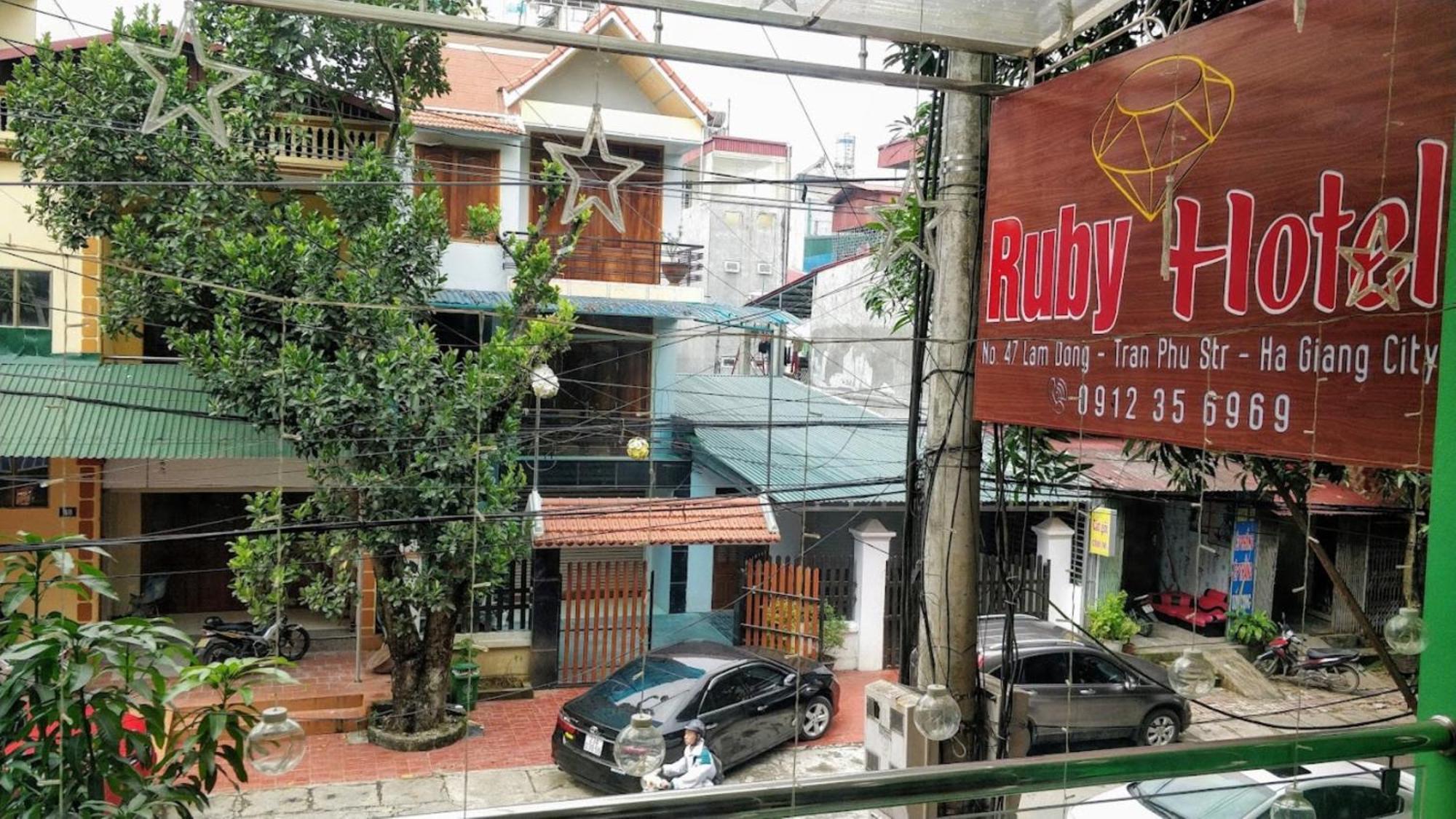 Ruby Hostel Ha Giang Exterior photo